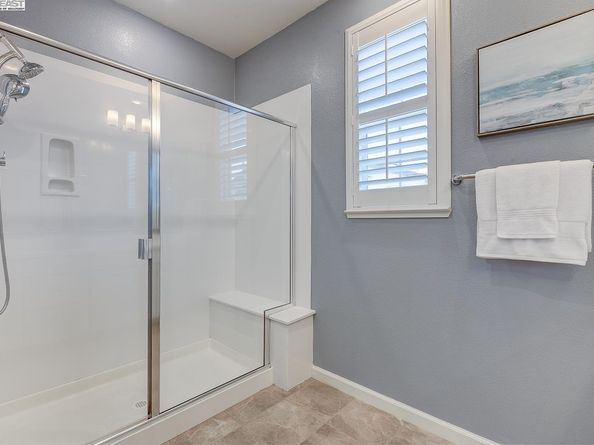 1513 Sylvia St, Hayward CA 94545