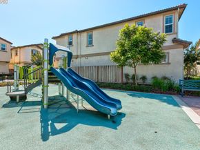 1513 Sylvia St, Hayward CA 94545