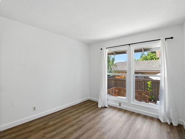 102 Rolling Green Cir, Pleasant Hill CA 94523