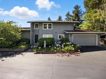102 Rolling Green Cir