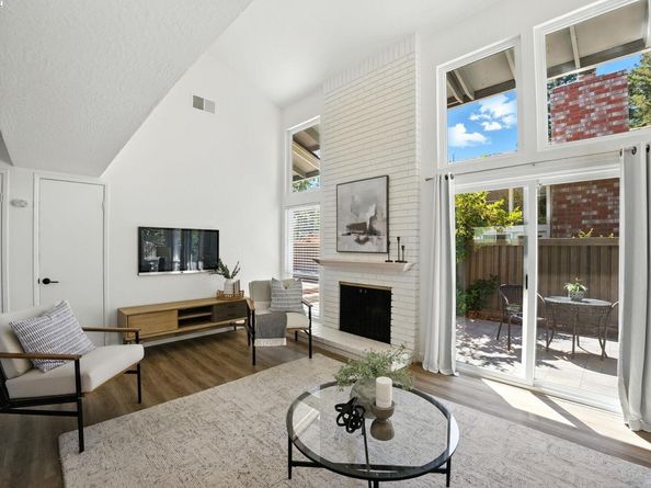102 Rolling Green Cir, Pleasant Hill CA 94523