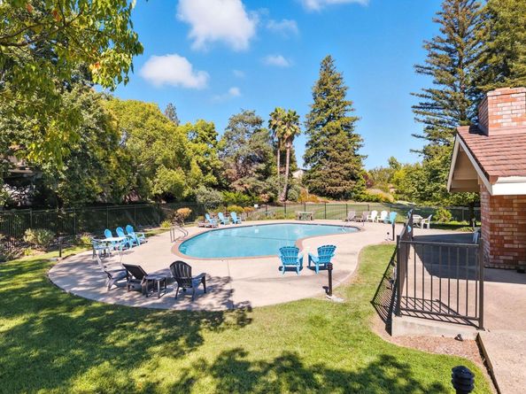 102 Rolling Green Cir, Pleasant Hill CA 94523