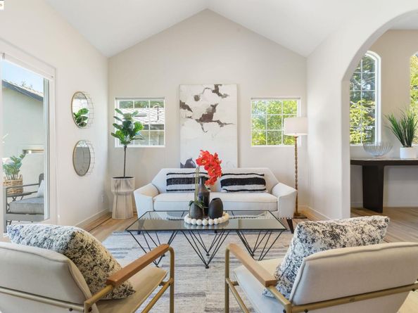 50 Pine Hills Ct, Oakland CA 94611