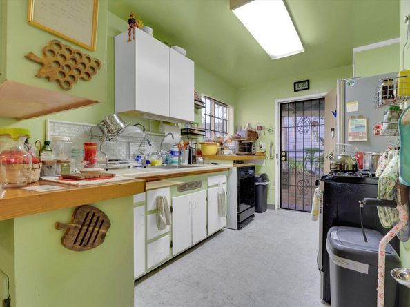 1916 E 30Th St, Oakland CA 94606