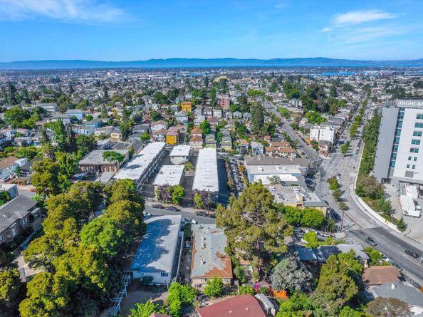 1916 E 30Th St, Oakland CA 94606