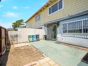 137 Nautilus Ct 82, San Francisco CA 94124