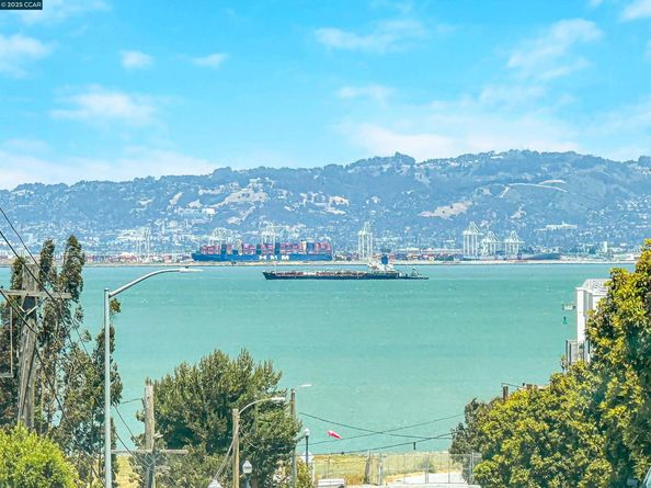 137 Nautilus Ct 82, San Francisco CA 94124