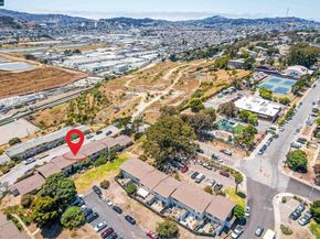 137 Nautilus Ct 82, San Francisco CA 94124