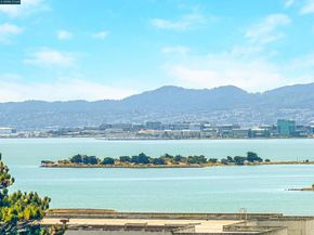 137 Nautilus Ct 82, San Francisco CA 94124