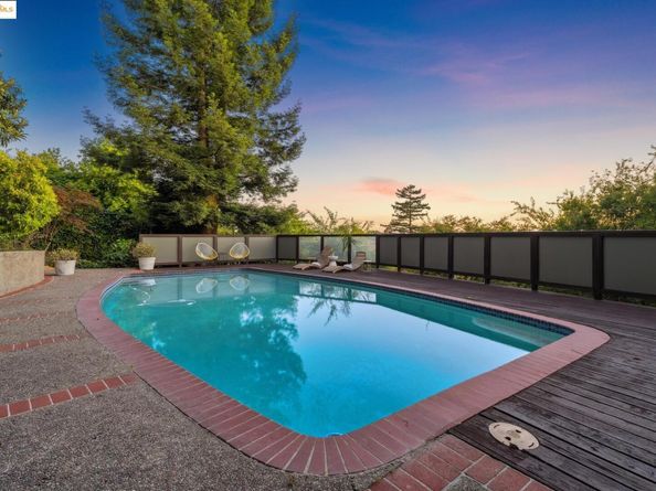 120 Hill Rd, Berkeley CA 94708