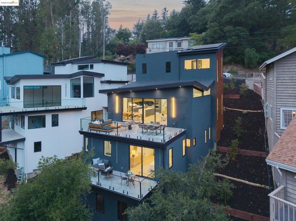 7270 Woodrow Dr, Oakland CA 94611