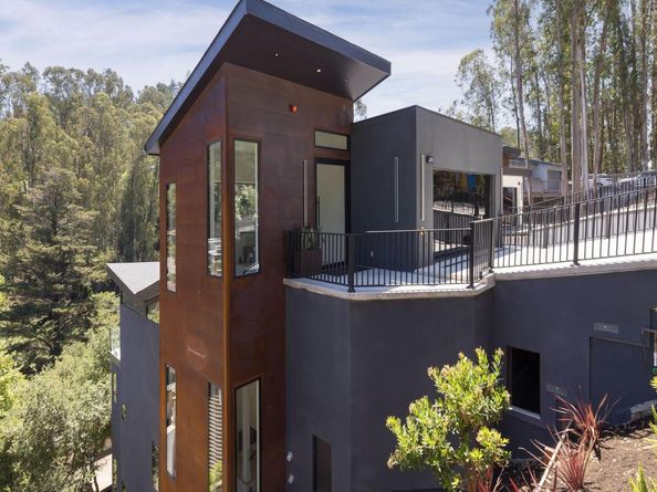 7270 Woodrow Dr, Oakland CA 94611