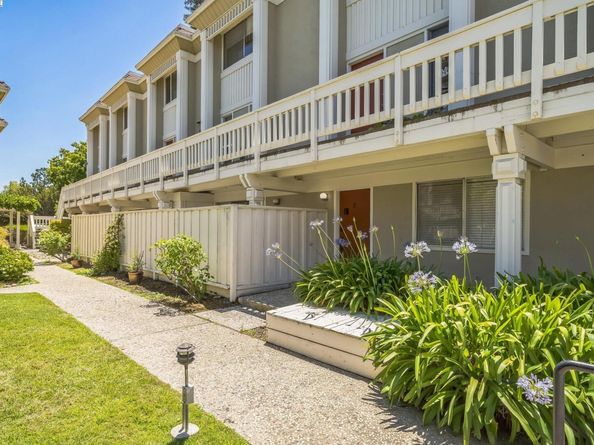 3399 Norton Way 6, Pleasanton CA 94566