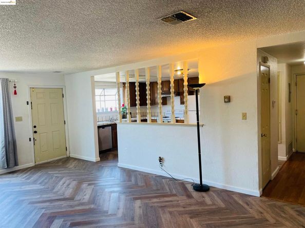 2585 El Portal Dr C, San Pablo CA 94806