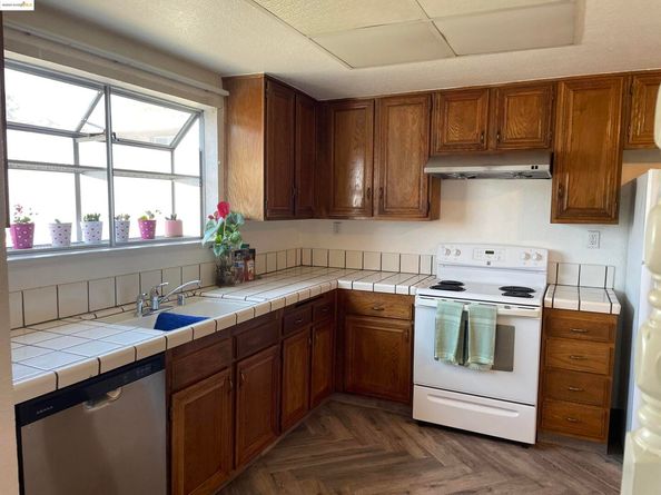2585 El Portal Dr C, San Pablo CA 94806