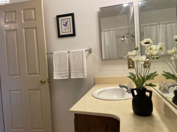 2585 El Portal Dr C, San Pablo CA 94806