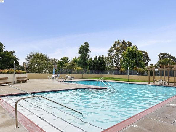 3350 Fir Ave, Alameda CA 94502