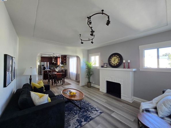 2954 Delaware St, Oakland CA 94602