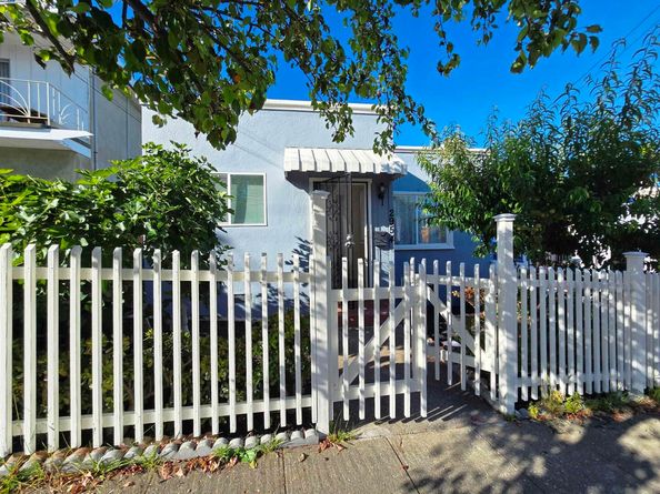 2954 Delaware St, Oakland CA 94602