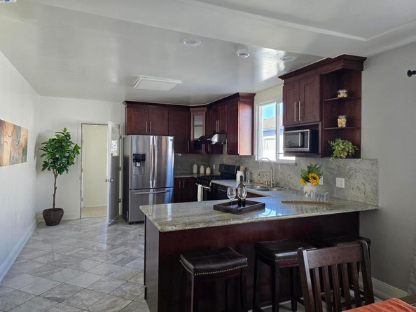 2954 Delaware St, Oakland CA 94602