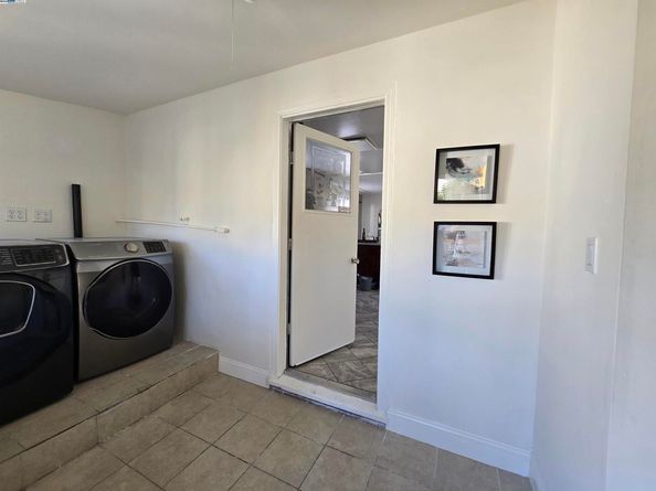 2954 Delaware St, Oakland CA 94602