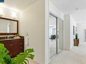 193 Montecito 303, Oakland CA 94607
