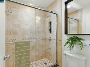 193 Montecito 303, Oakland CA 94607