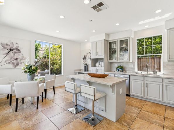 35180 Mount Whitney Ter, Fremont CA 94536