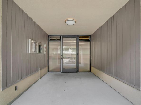 425 Orange St 210, Oakland CA 94610