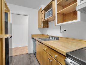 425 Orange St 210, Oakland CA 94610
