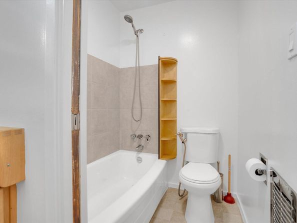 425 Orange St 210, Oakland CA 94610
