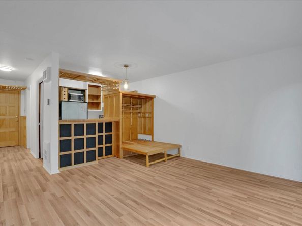 425 Orange St 210, Oakland CA 94610