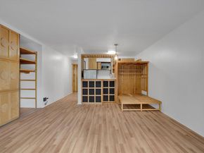 425 Orange St 210, Oakland CA 94610