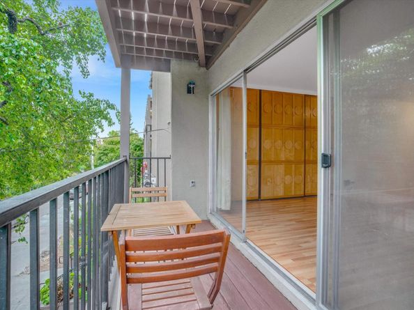 425 Orange St 210, Oakland CA 94610