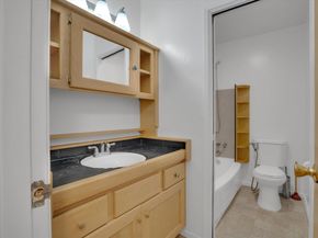 425 Orange St 210, Oakland CA 94610
