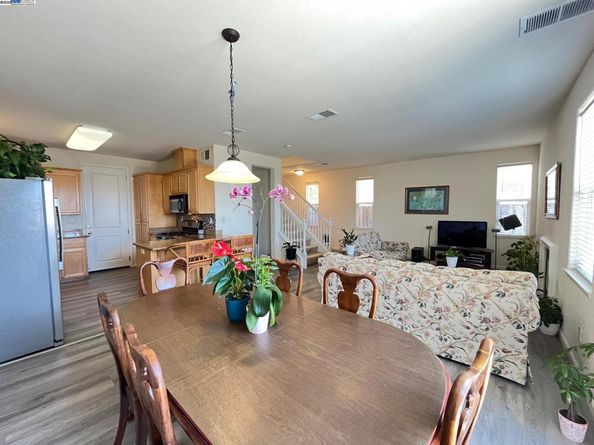 769 Bartlett Ave, Hayward CA 94541