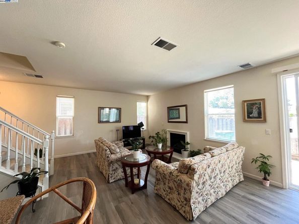 769 Bartlett Ave, Hayward CA 94541
