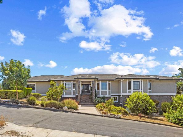 840 Ridge Dr, Concord CA 94518