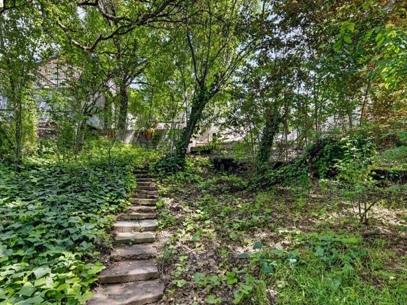 6301 Hillmont Drive, Oakland CA 94605