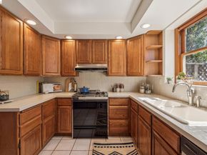 19 Veteran Way, Oakland CA 94602