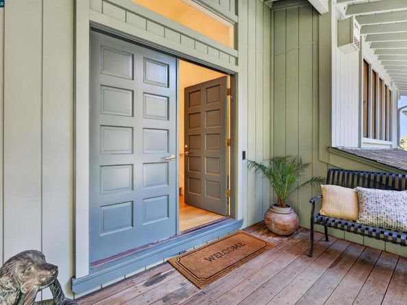 37 E Altarinda Dr, Orinda CA 94563