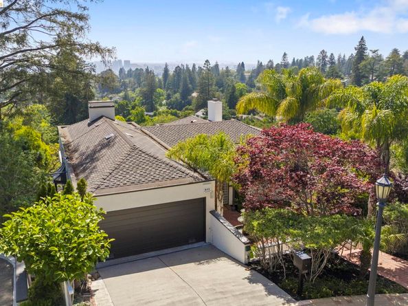 110 Somerset Rd, Piedmont CA 94611