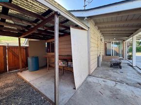 1142 Larch Ave, Moraga CA 94556