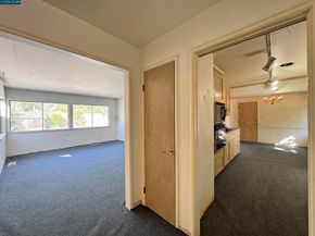 1142 Larch Ave, Moraga CA 94556
