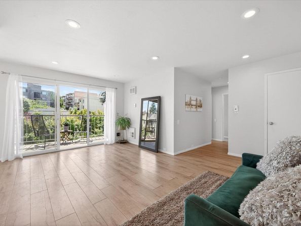 365 Perkins St 201, Oakland CA 94610