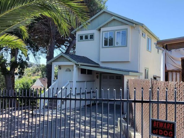 917 1St St, Rodeo CA 94572