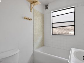 1227 E 33Rd St, Oakland CA 94610