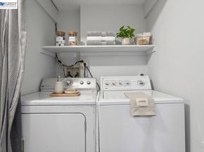 1227 E 33Rd St, Oakland CA 94610