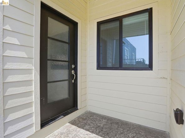 2469 Potter St, Oakland CA 94601