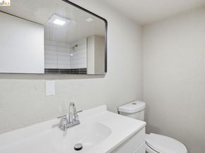2469 Potter St, Oakland CA 94601